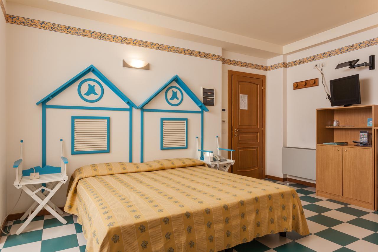 Hotel Resort Marinella Gabicce Mare Bagian luar foto