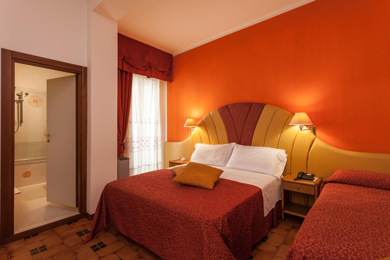 Hotel Resort Marinella Gabicce Mare Bagian luar foto
