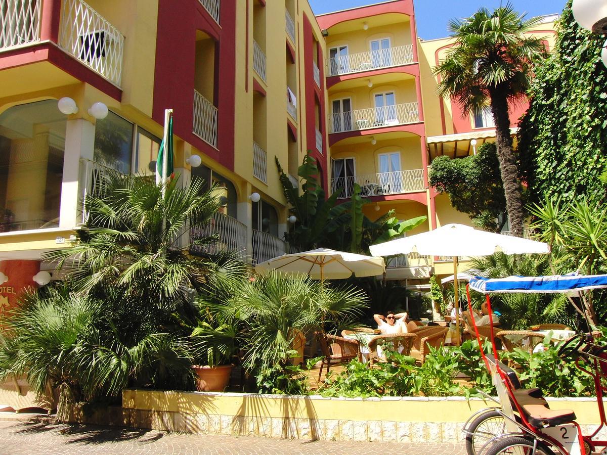 Hotel Resort Marinella Gabicce Mare Bagian luar foto
